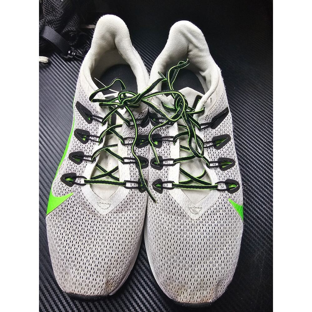 Nike Quest 2 Men’s Running Shoes Size: 10 C13787-005 Mesh Upper Flexible Gray